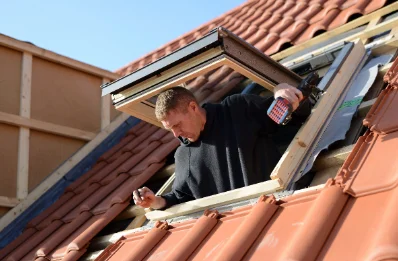 Pose de fenêtres de toit Velux à Rou-Marson